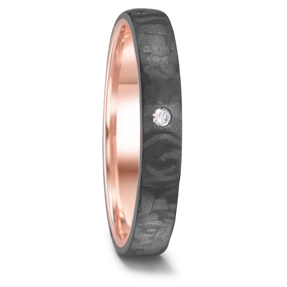Aufnahme von Eheringen aus Carbon&Rotgold mit innerer Polierung und Diamanten