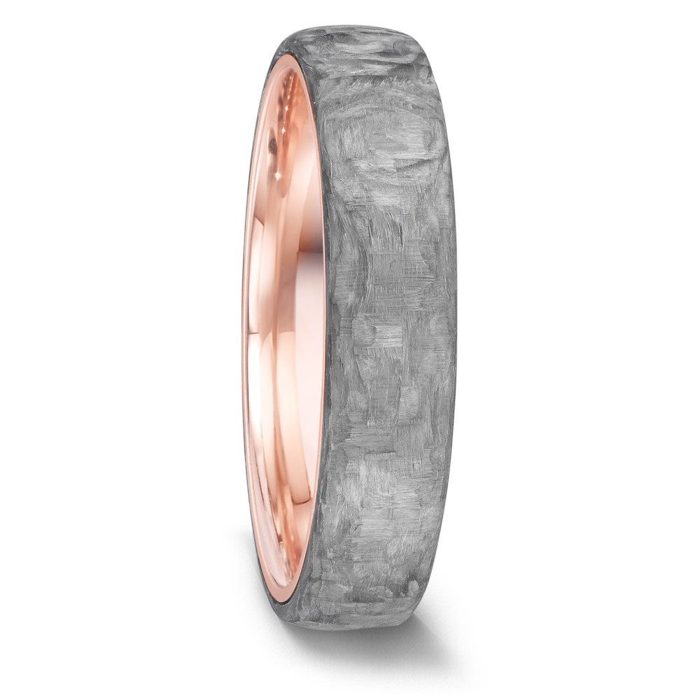 Aufnahme von Eheringen aus gemasertem Carbon&Rotgold mit Diamanten