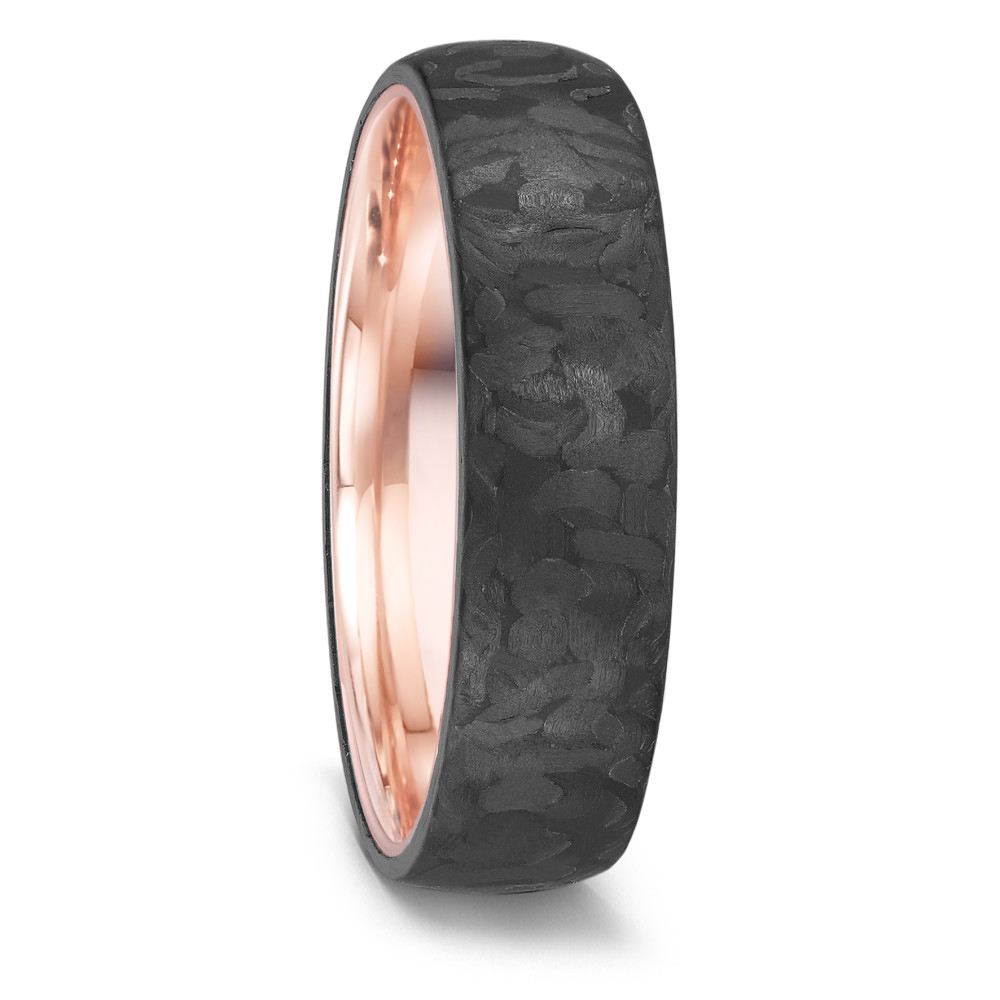 Aufnahme von Eheringen aus Rotgold mit schwarzer Carbonummantelung und Diamanten