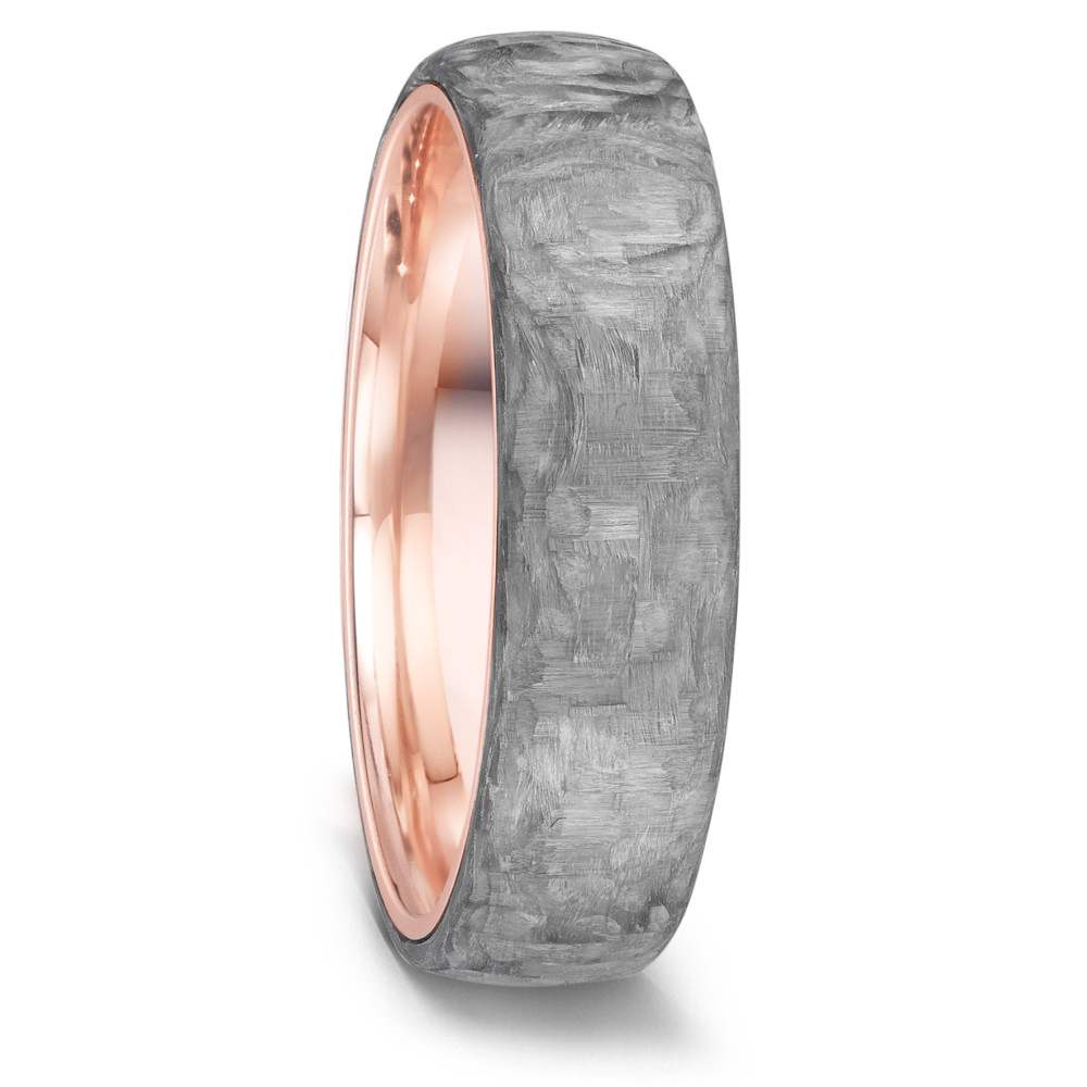 Aufnahme von Eheringen aus grauem Carbon&Rotgold mit Diamanten