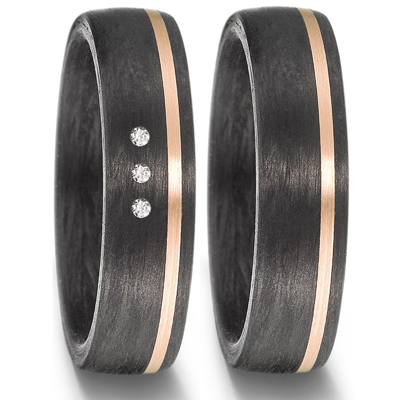 Schöne Trauringe aus Carbon mit drei Diamanten und Roségoldakzent 8926906