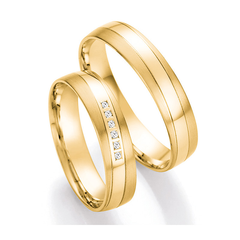 Wunderschöne Fair Trade Eheringe aus Gelbgold mit sechs Diamanten 121039