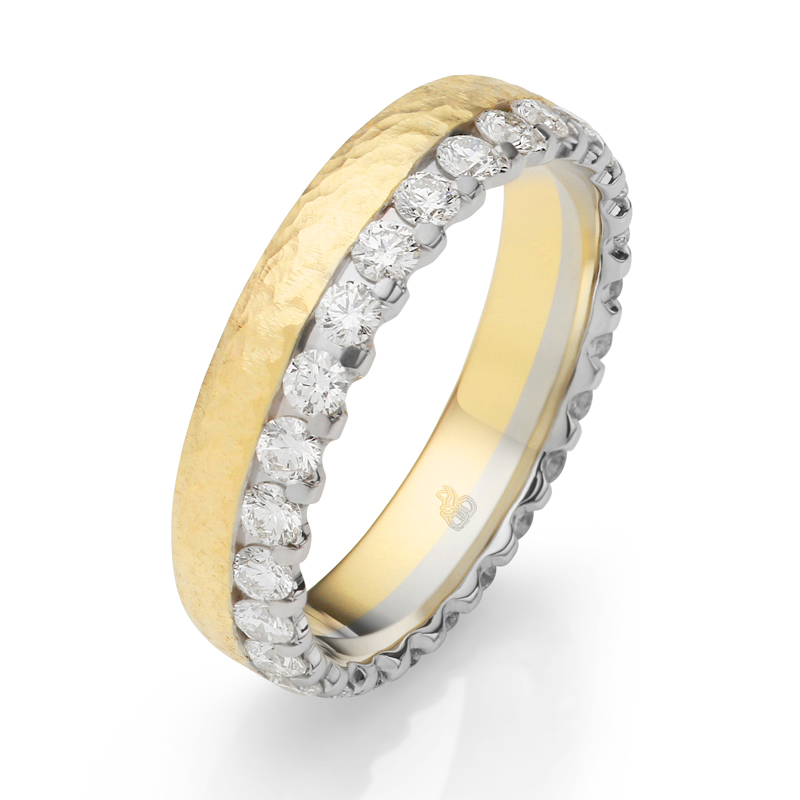 Gelbgold&Weissgold Eheringe mit 27 Diamanten und Strukturierung Hammerschlag