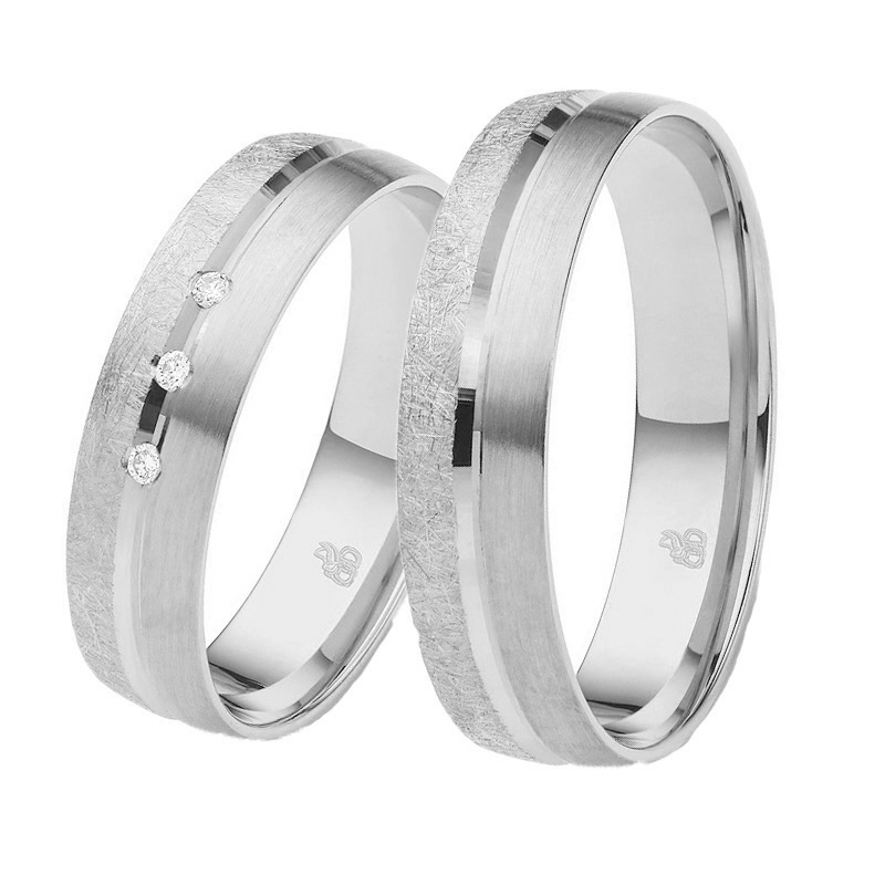 Palladium 500 Eheringe mit zwei matten Oberflächen und drei Diamanten
