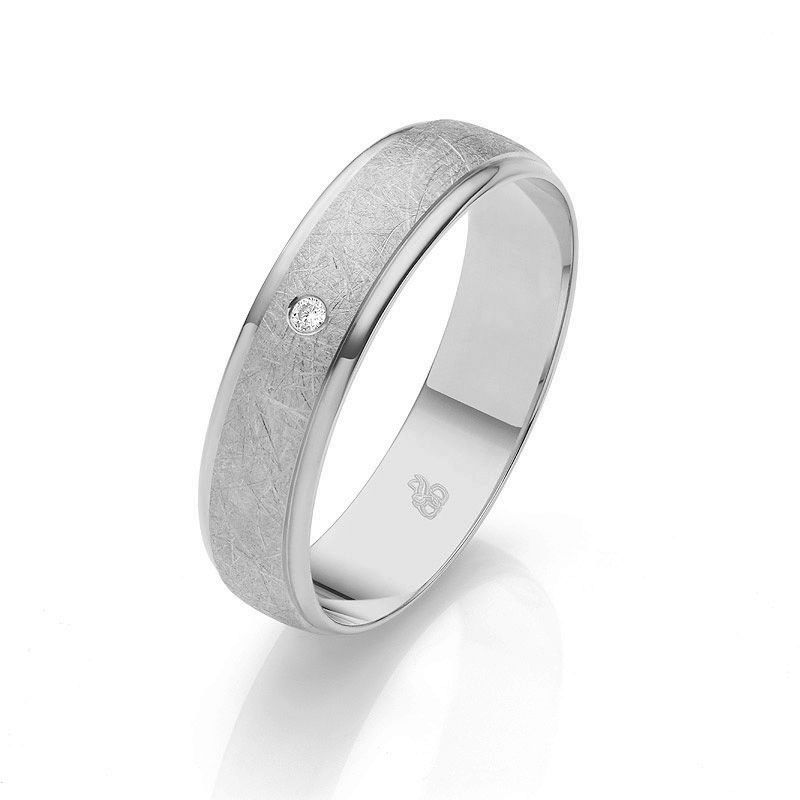 Ehering aus Palladium 500 in eismattem Design mit Diamanten
