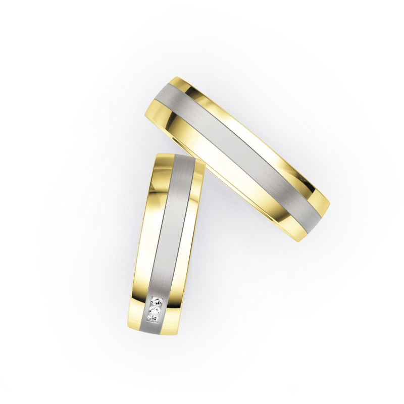 Aufnahme von Eheringen aus Palladium & Gelbgold mit Diamanten im bicoloren Design