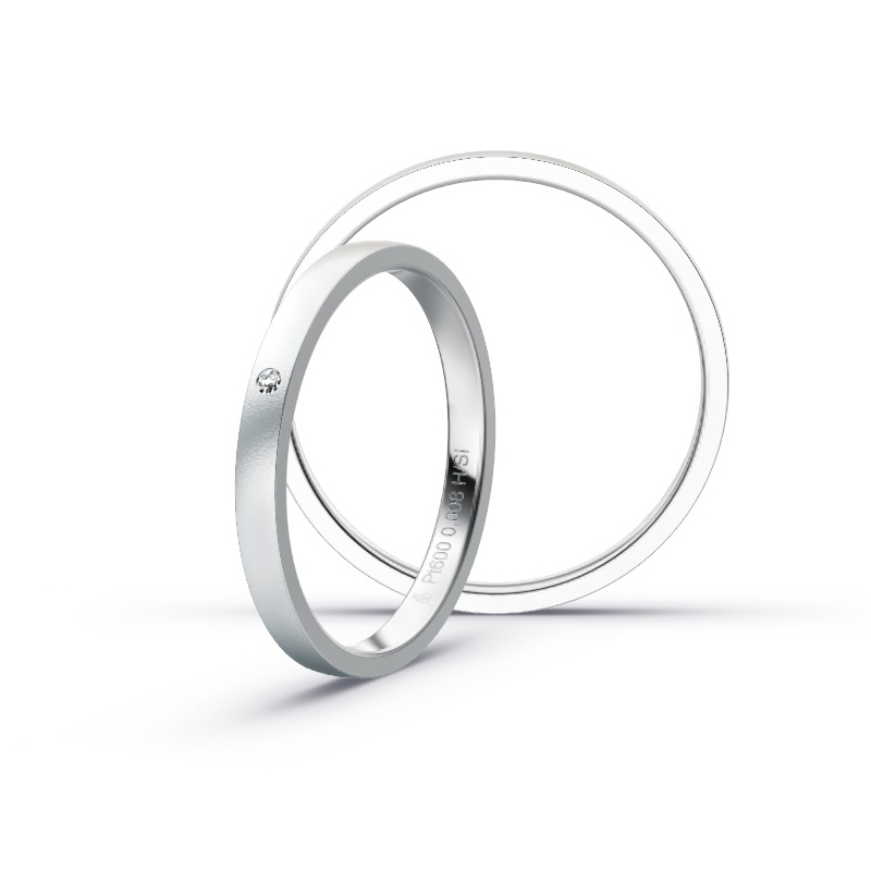 Aufnahme von schmalen Eheringen aus Platin in 2 mm Breite mit Diamant und Sandmattierung