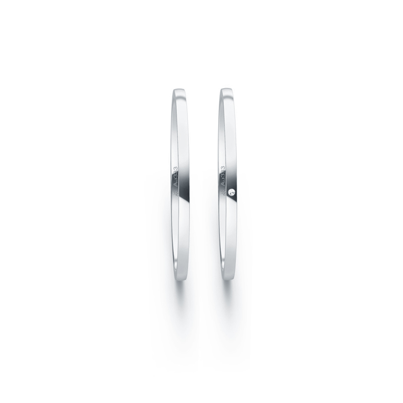 Aufnahme von schmalen Eheringen aus Platin in 1 mm Breite mit Diamant und Polierung