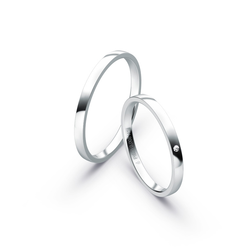 Aufnahme von schmalen Eheringen aus Platin in 2 mm Breite mit Diamant und Polierung 