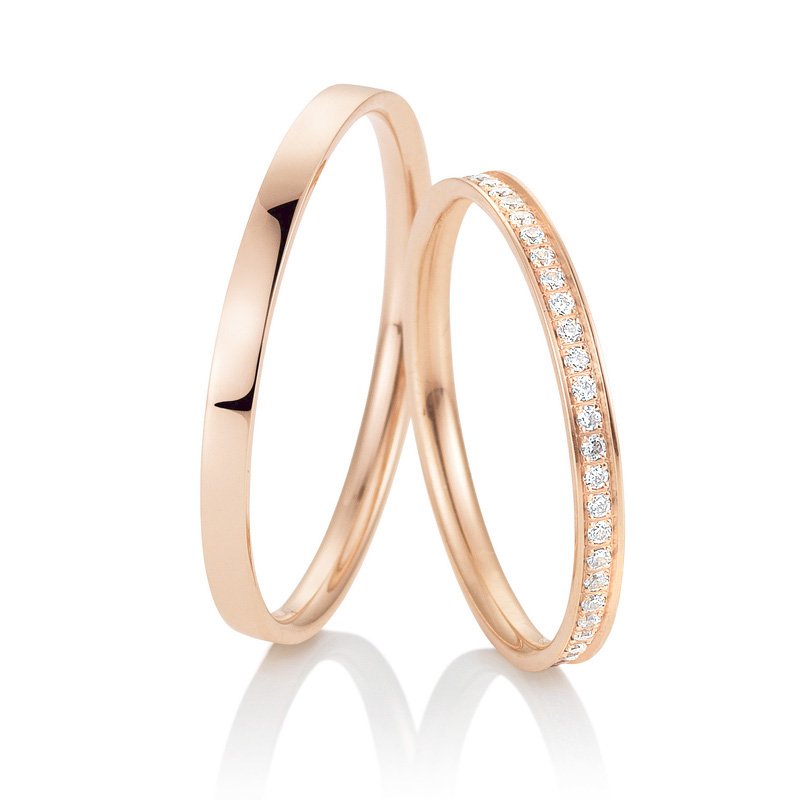 Aufnahme von Eheringen aus Roségold mit Diamanten in Polierung