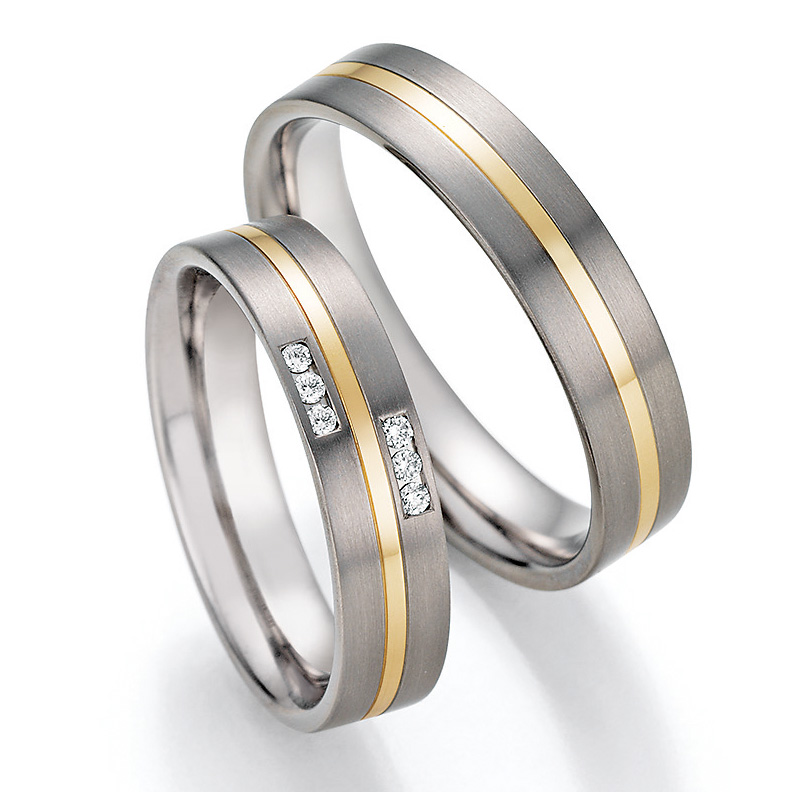 Modern designte Titan & Gelbgold Trauringe mit 6 Diamanten in zwei Rillen 4560116