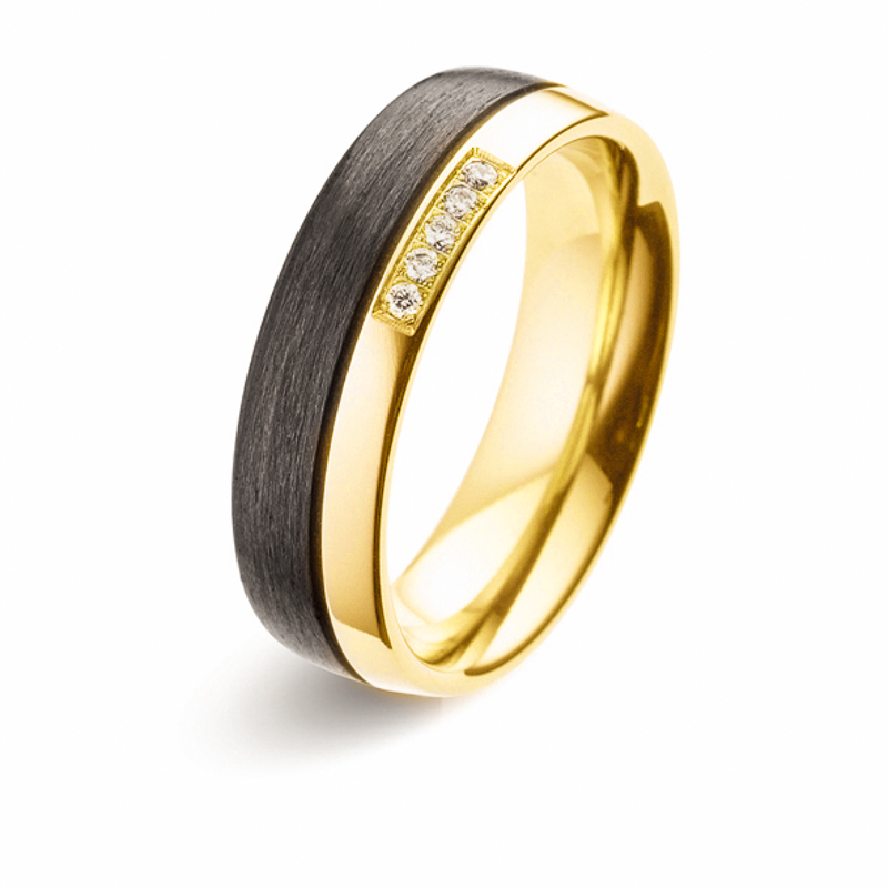 Aufnahme von bicoloren Gelbgold Eheringen mit dunklem Carbon und Diamanten 