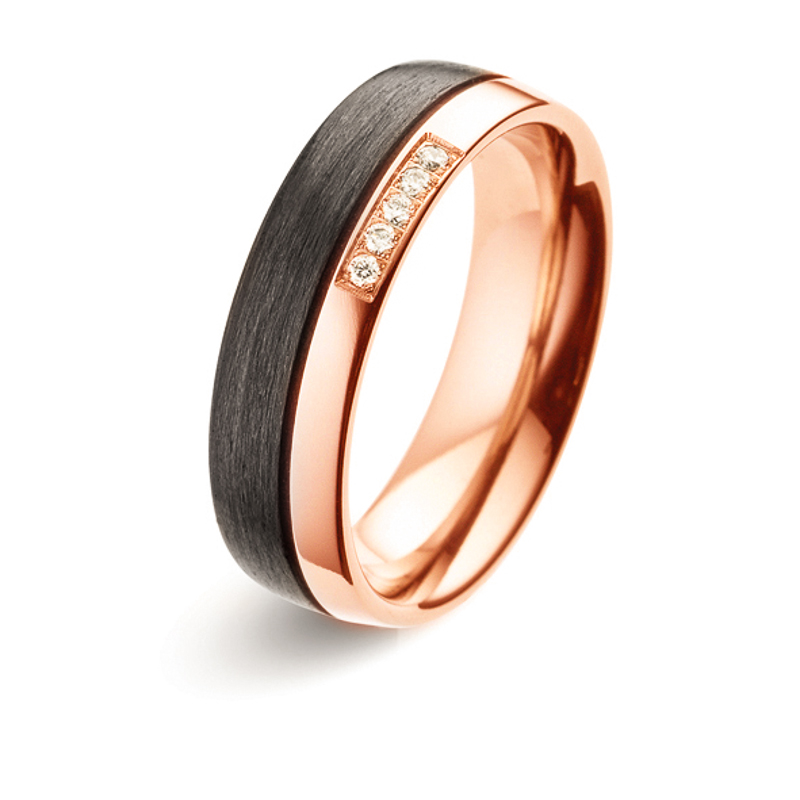 Aufnahme von bicoloren Rosegold Eheringen mit dunklem Carbon und Diamanten 