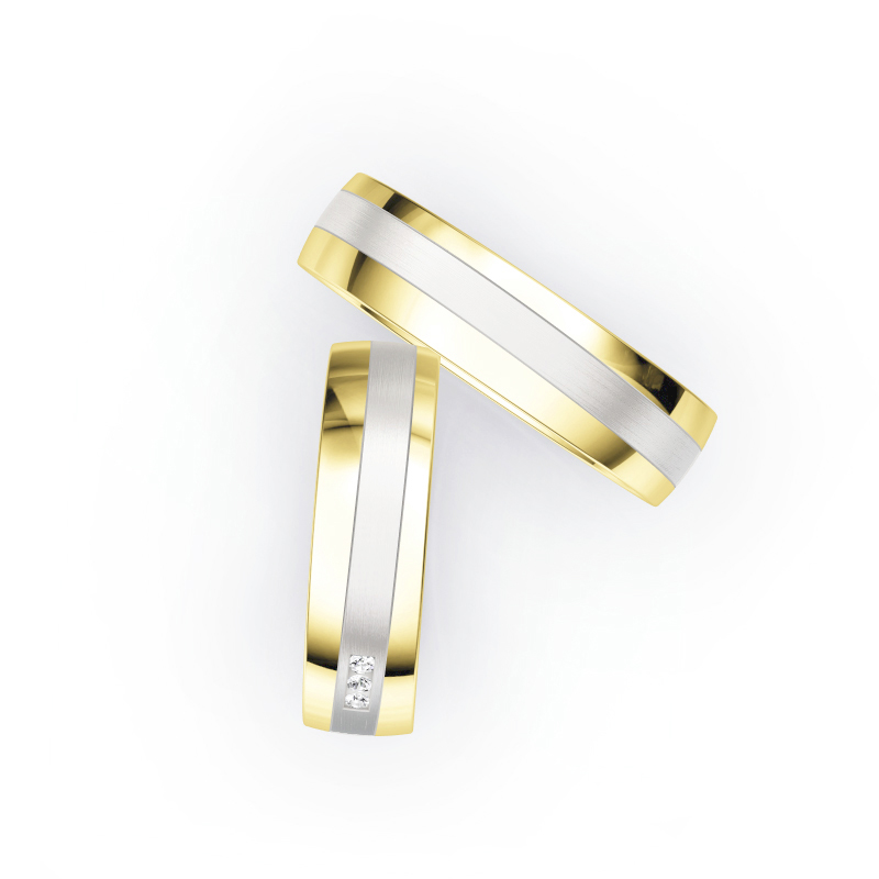 Aufnahme von Eheringen aus Weiß- & Gelbgold mit Diamanten im bicoloren Design