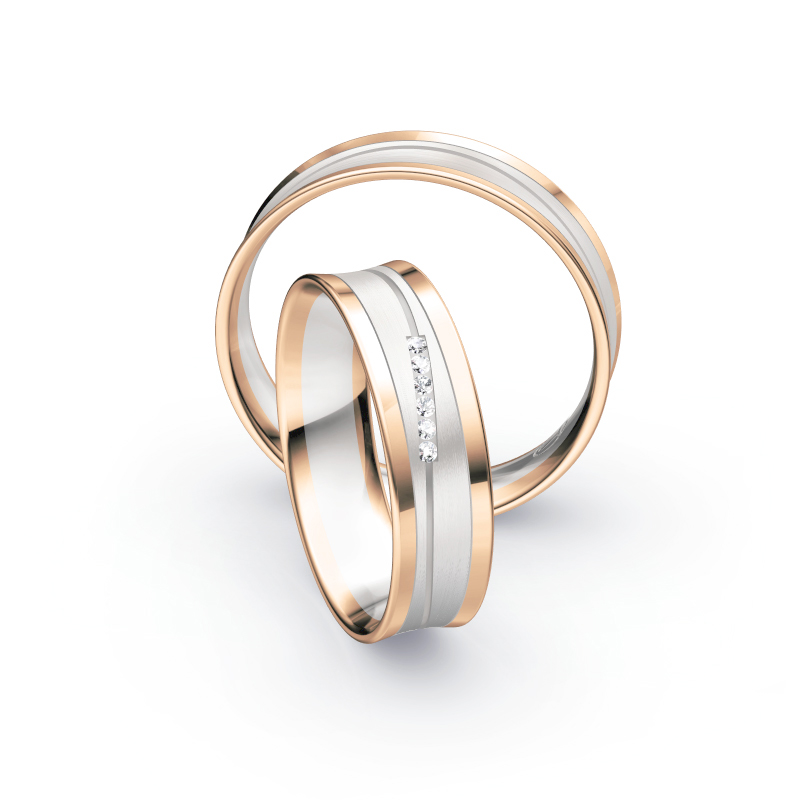 Aufnahme von Eheringen aus Weiß- & Roségold leicht konkaver Form mit Diamanten