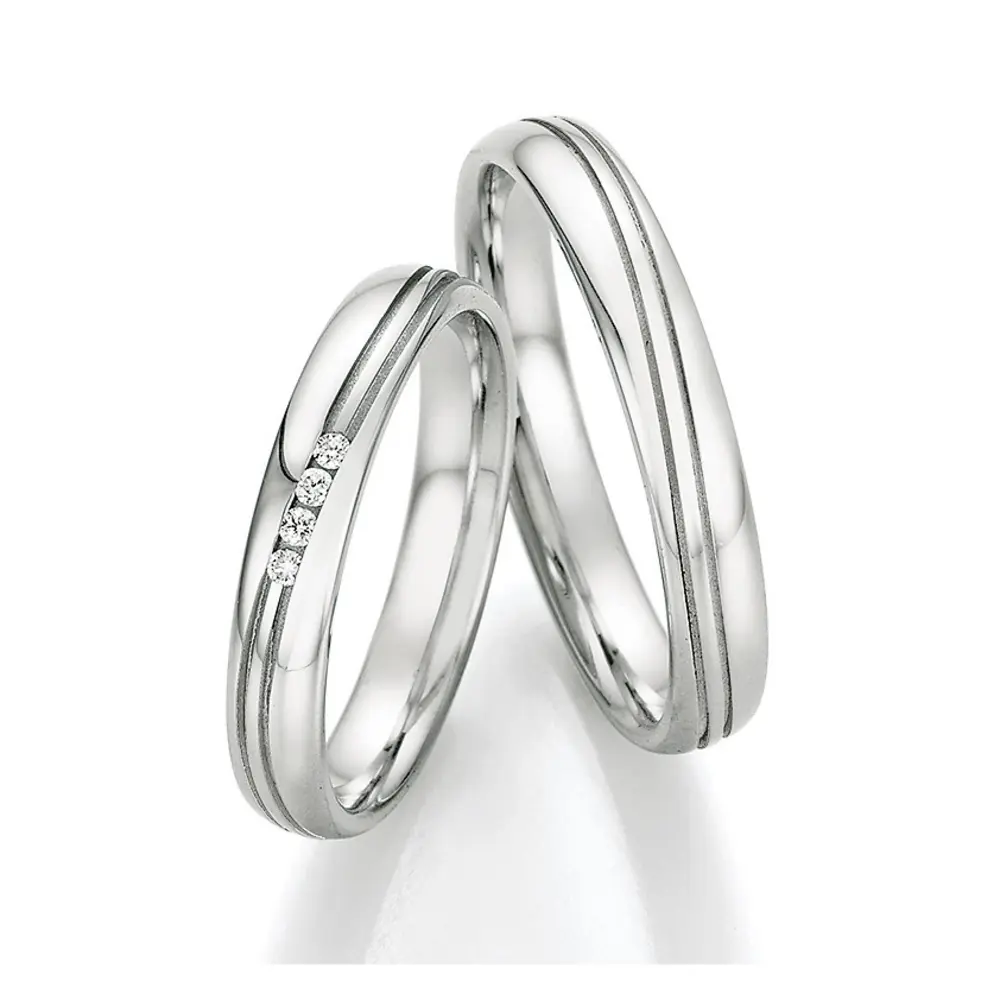 Stahl Eheringe poliert mit geschrägten sandmatten Rillen