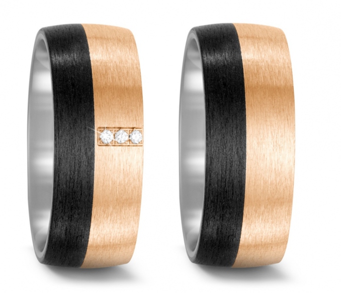 Partnerringe Eheringe aus Titan mit Carbon und Bronze von Hand strukturiert mit Diamant TitanFactory
