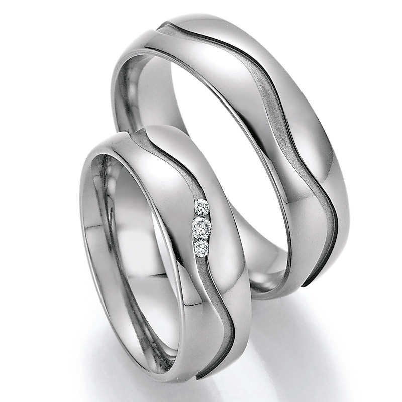 Eheringe Trauringe aus Titan mit Diamant Ruesch Collection Nowotny 77/20090-060