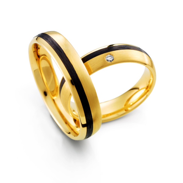 Carbon Partnerringe Eheringe mit Gelbgold mit einem Diamanten 62630
