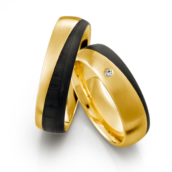 Carbon Partnerringe Eheringe mit Gelbgold mit einem Diamanten 62318
