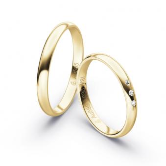 Aufnahme von polierten Gelbgold Eheringen mit 3 Diamanten in 2,5 mm Breite