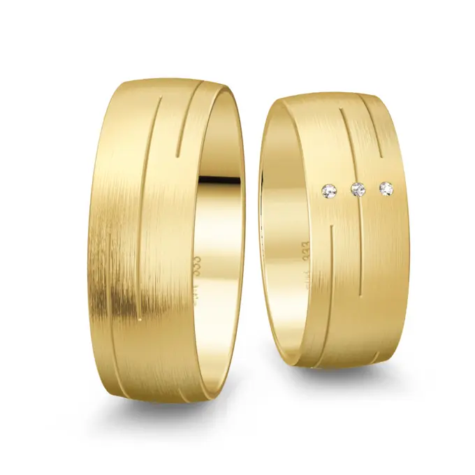Gelbgold Trauringe breit matt mit Rillenmuster und 3 Diamanten