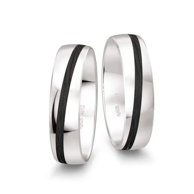 polierte 925er Silber Trauringe mit geschwungenem Carbonstreifen