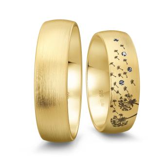 Gelbgold Trauringe mit floralem Muster in schwarz und 4 Brillianten 