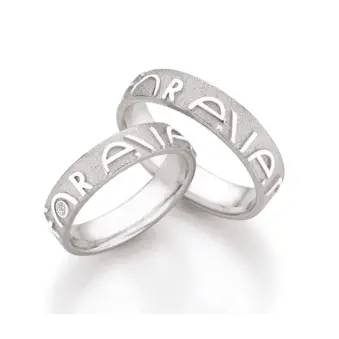 Eheringe aus 925er Silber mit Forever-Schriftzug und Brillant