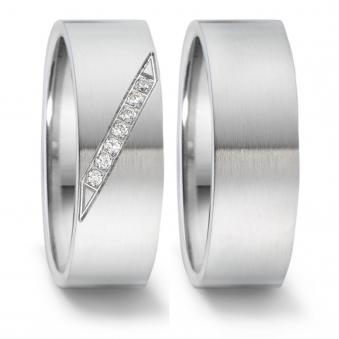 Extravagante Eheringe aus Edelstahl mit Längsmattierung und vielen Diamanten in diagonaler Rille 555