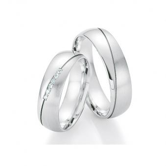 Aufnahme von Eheringen aus Weissgold mit 6 Diamanten in matt und poliert