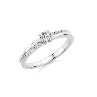 Aufnahme von Weißgold Verlobungsring mit sechzehn kleinen und einem großen Diamanten
