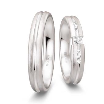 Eheringe in Weißgold längs mattiert mit Diamanten in glänzender Rille 