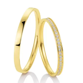 Eheringe aus Gelbgold 2 mm breit mit Band aus 26 Diamanten und Polierung