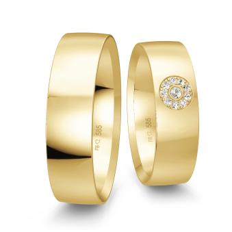 Eheringe aus Gelbgold mit Diamanten als Kreis und Polierung
