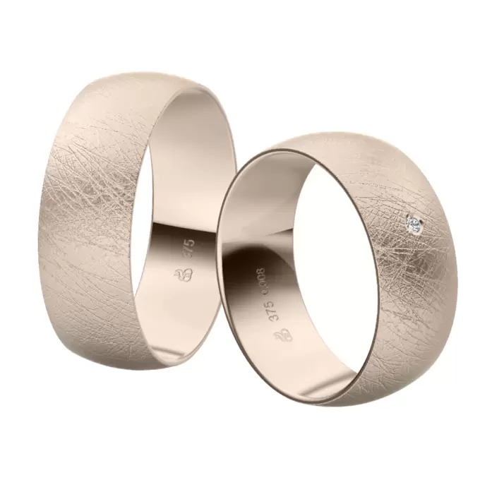 Breite Herbstgold Eheringe in eismattierter Gestaltung mit Diamanten
