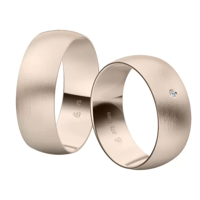 Eheringe aus längsmattiertem Herbstgold mit 0,01 Karat Diamanten