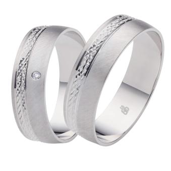 Quermattierte Platin Eheringe mit gemustertem Streifen und Diamanten