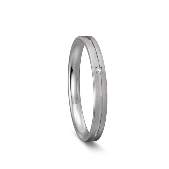 Ehering aus Platin mit Quermattierung und Diamanten in Rille