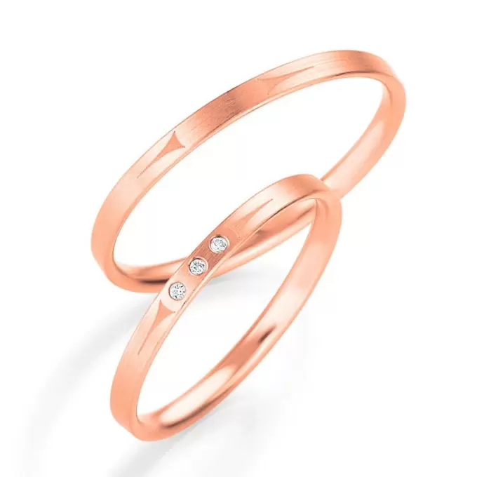 Matte Rotgold Eheringe mit dreieckigem Muster und Diamanten