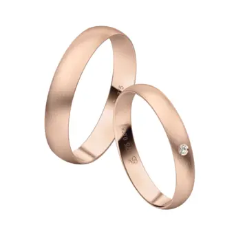 Roségold Eheringe in zwei Breiten mit matter Oberfläche und Diamanten