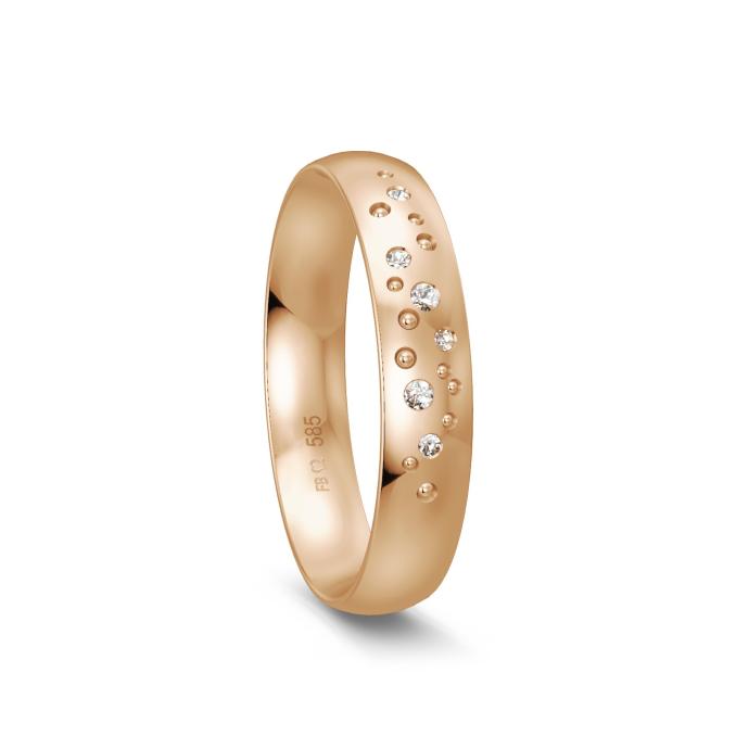 Polierter Trauring aus Roségold mit Diamanten im Sternenhimmel Design