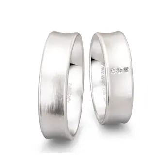 Konkave Trauringe aus mattem 925er Silber mit 3 Labor Diamanten