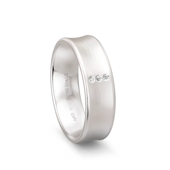 Konkaver Trauring aus mattem 925er Silber mit 3 Labor Diamanten