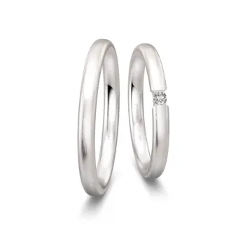 Eheringe aus Silber mit Labor Diamanten und Längsmattierung