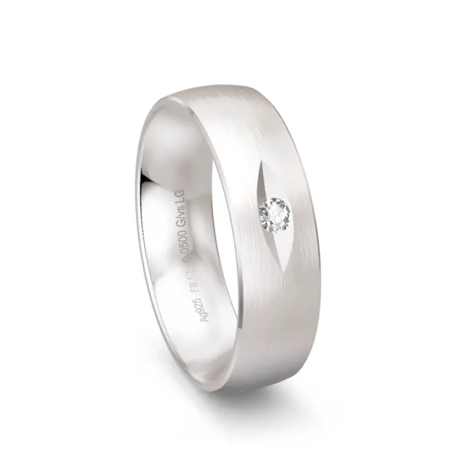 Trauring aus mattem 925er Silber mit Labor Diamanten in elliptischer Rille