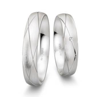 Eheringe aus Silber 925 platiniert mit kreuzverlaufenden Rillen und Diamanten