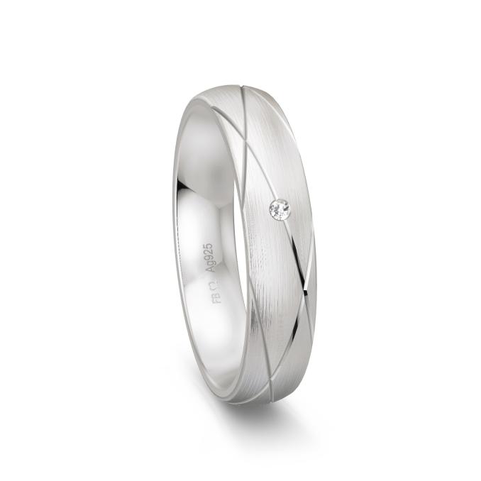 Ehering aus Silber 925 platiniert mit kreuzverlaufenden Rillen und Diamanten