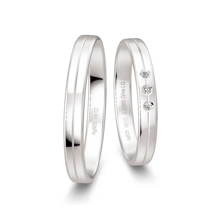 Schmale Trauringe aus Silber 925 mit Labor Diamanten und Mittelrille