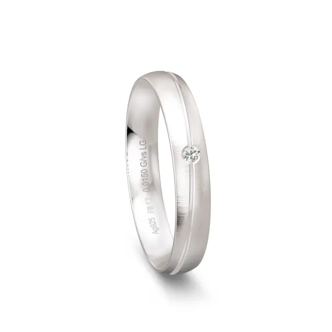 Quermatter Trauring aus Silber 925 mit Labor Diamanten